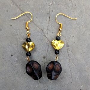 Black Howlite Skull Gold Heart W Obsidian Detail Drop Earrings 18k Gold Plated